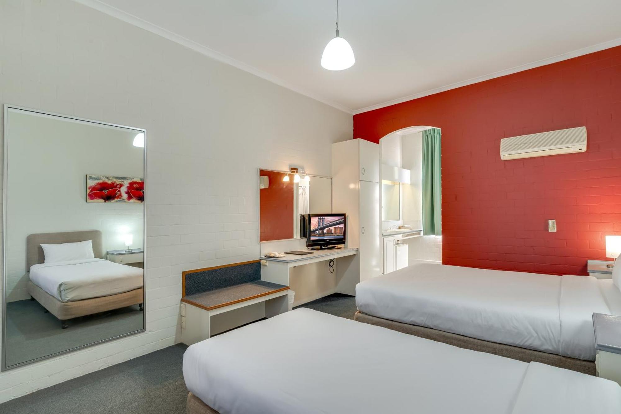 Prince Of Wales Hotel Вага Вага Екстериор снимка