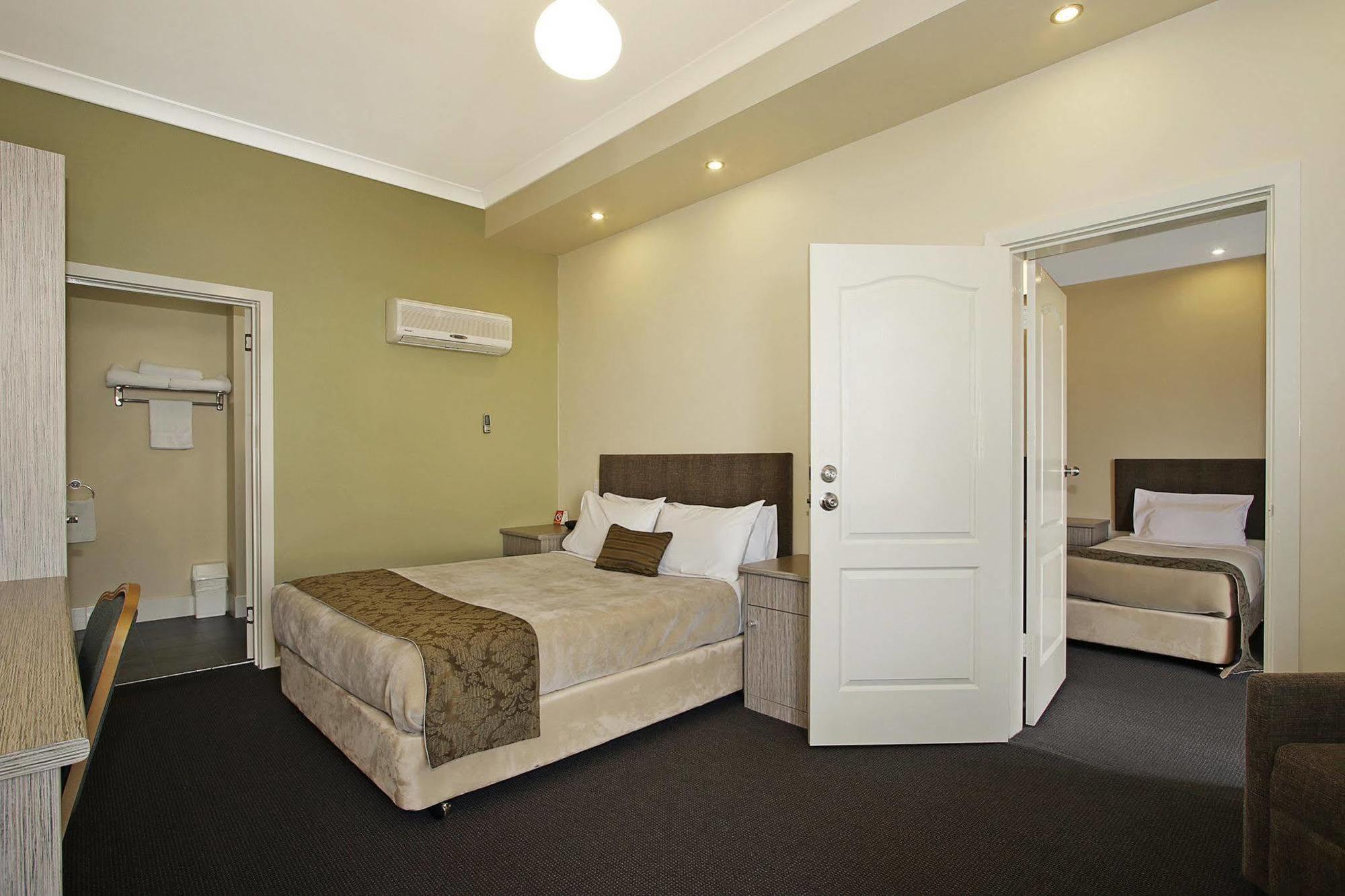 Prince Of Wales Hotel Вага Вага Екстериор снимка